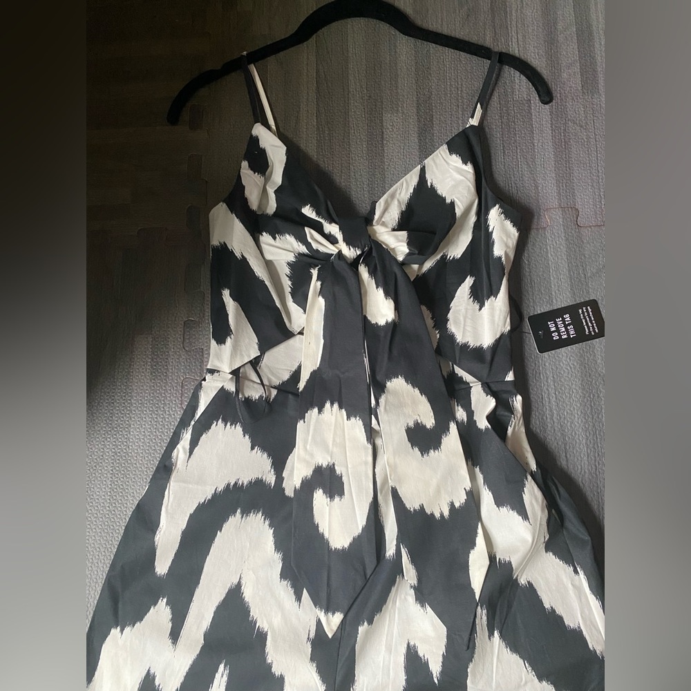 Express Black and White Patterned Jumpsuit - Picture 5 of 9